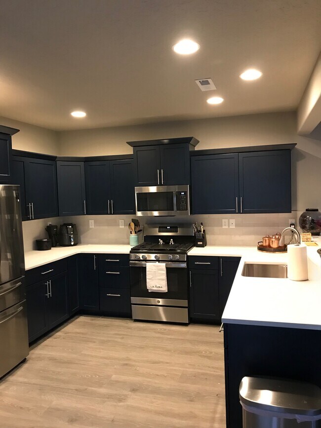 Cocina - 616 N Willitts St