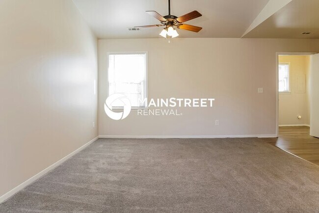 Foto del edificio - 3 Bedroom Pet-Friendly Home in Winston-Salem, NC with Main Street Renewal