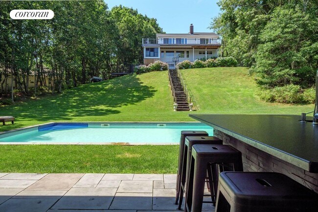 Building Photo - 23 Island View Dr E
