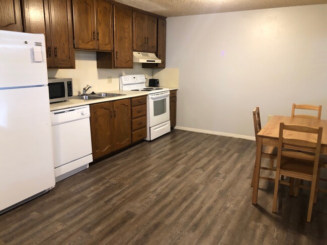 Large Kitchen - 161 E 700 N