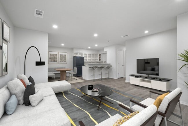 Building Photo - Skyline Duplexes