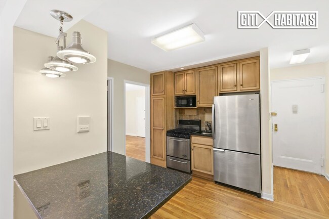 Foto del edificio - 1345 E 4th St