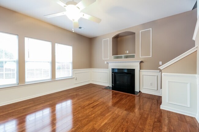 Foto del edificio - 400 Middleshare Dr