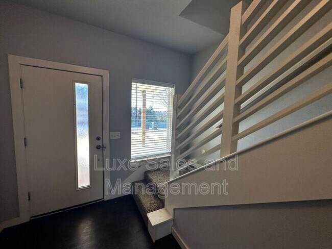 Foto del edificio - 17604 Sunny Hollow Rd