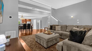 Building Photo - 14545 Damai Ln