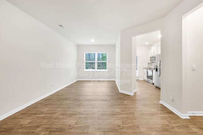 Foto del edificio - 9128 Lowfalls Ln