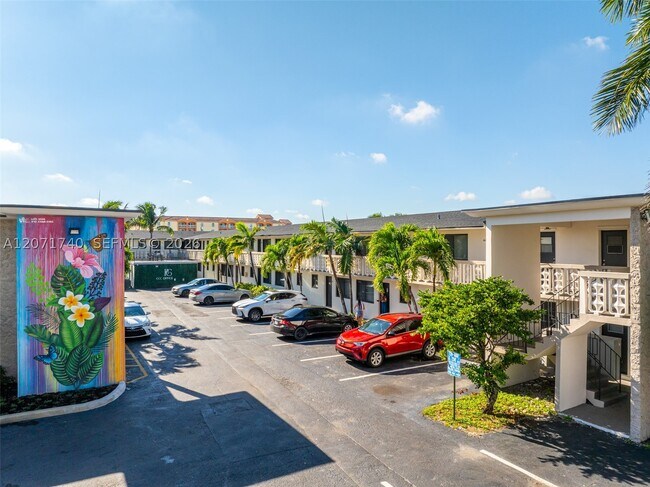 Foto del edificio - 1330 W 29th St