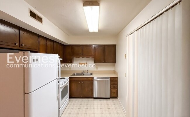 Building Photo - 8831 Millard Lee Ln
