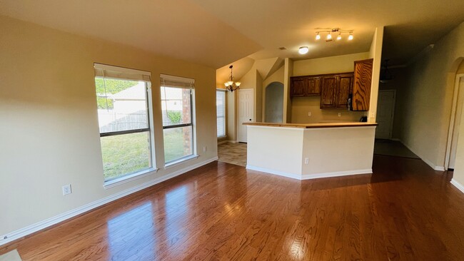Building Photo - 4420 Randall Ct