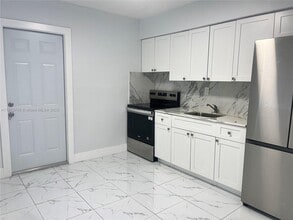 Building Photo - 1614 NW 46th St