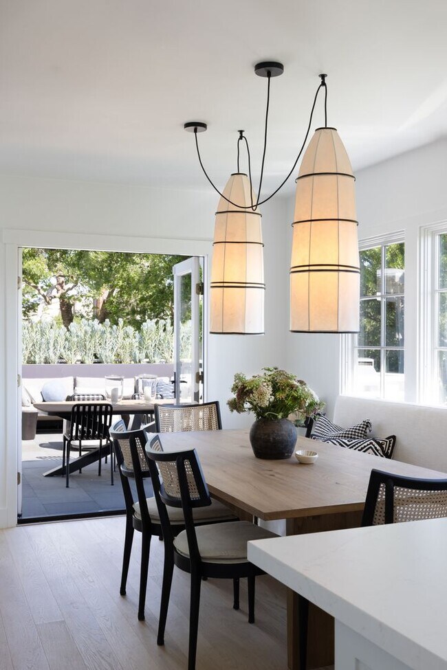 Building Photo - Coastal Elegance in the Heart of Belvedere