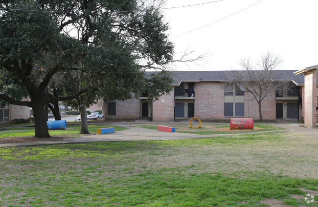 Building Photo - Claytons Mark Apartments