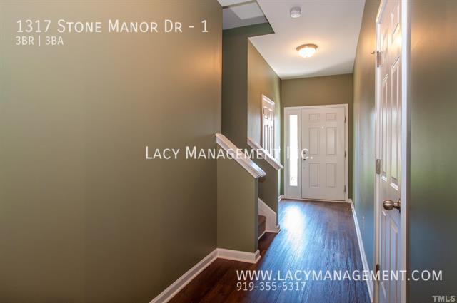 Building Photo - 1317 Stone Manor Dr
