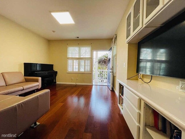 Building Photo - 3 br, 2.5 bath House - 111 Laurel Way