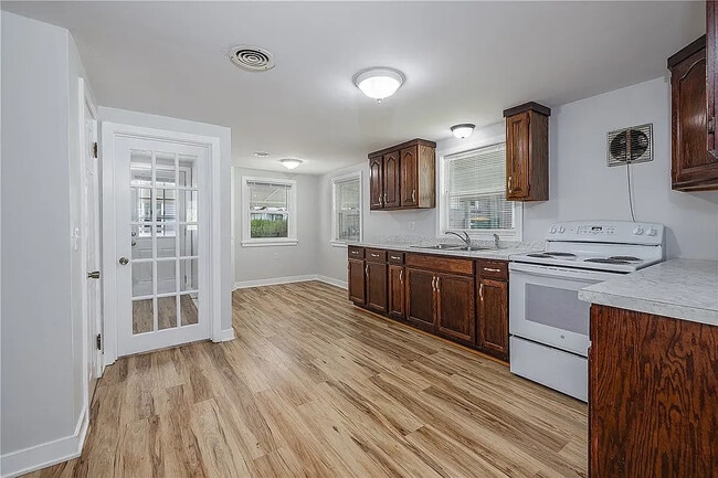Building Photo - 46 Kircher Park