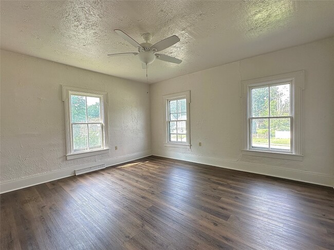 Foto del edificio - 336 Meadville St