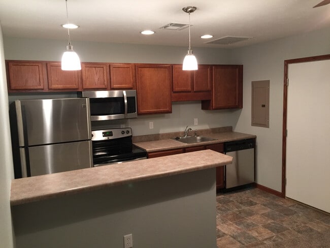 Building Photo - 1413 Hennessey St