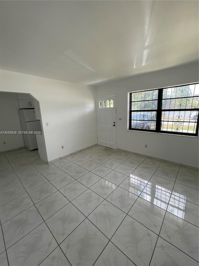 Foto del edificio - 505 NE 142nd St