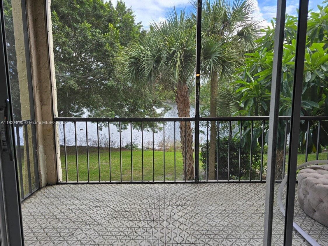 Primary Photo - 3300 Spanish Moss Terrace