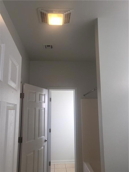 Building Photo - 1148 Lochlomand Dr