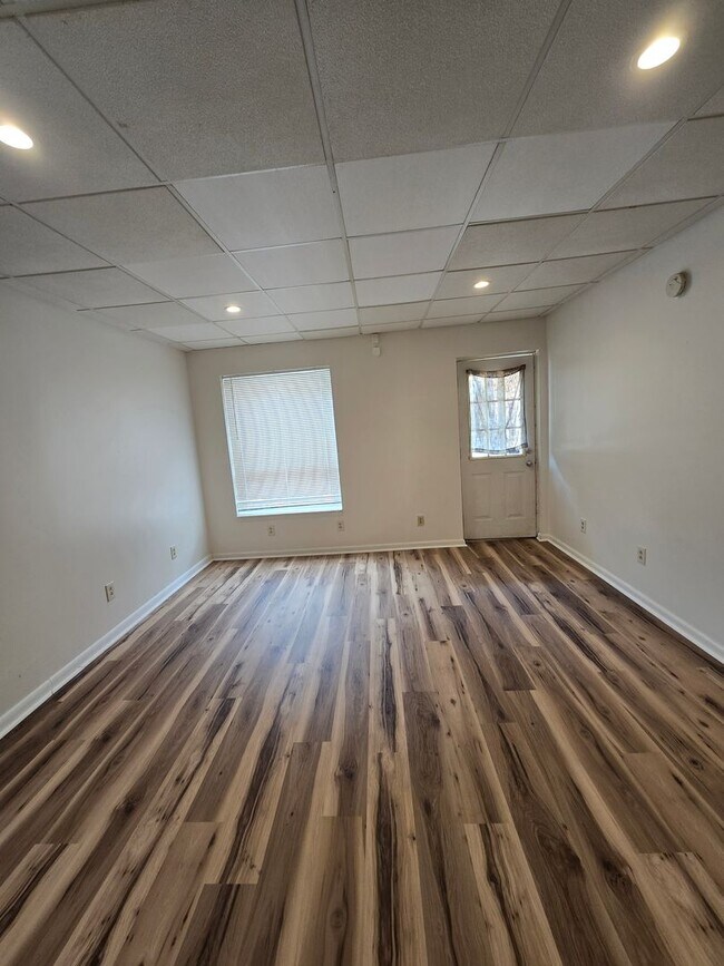 Foto del edificio - 635-639-639 Baldwin St