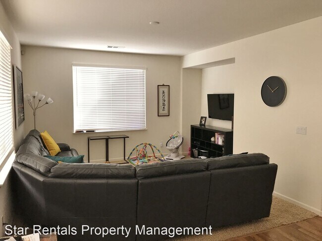 Building Photo - 3 br, 2.5 bath House - 207 MOSCATO