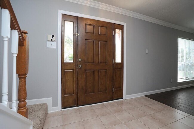 Foto del edificio - 6614 High Knoll Dr