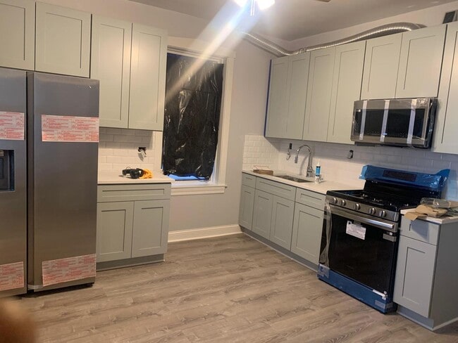 Building Photo - 4324 W Haddon Ave