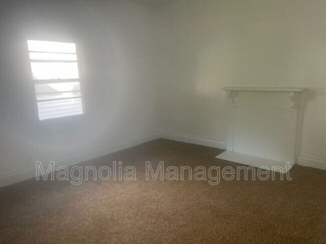 Building Photo - 277 Chavasse Ave