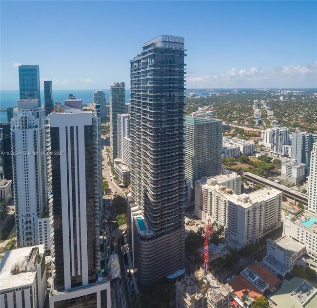 Building Photo - 1000 Brickell Plaza