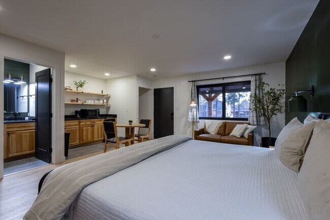 Foto del edificio - 1078 E White Mountain Blvd