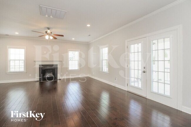 Building Photo - 127 Phoenix Ct