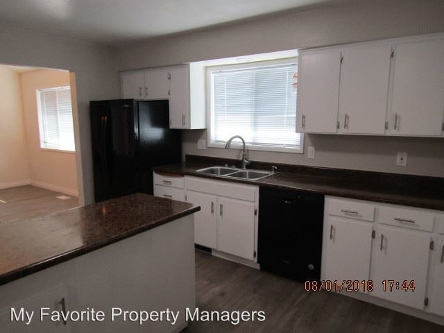 Building Photo - 4 br, 2.5 bath House - 415 Harvard Pl.