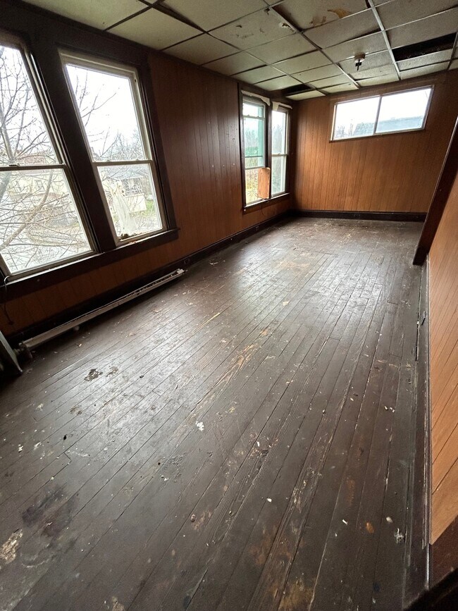 Building Photo - 183 S Mount Vernon Ave