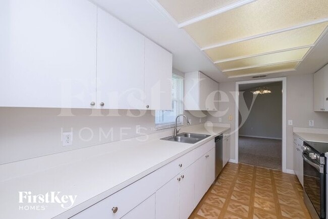 Foto del edificio - 2924 Woodcrest Ln
