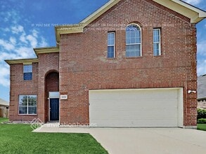 Building Photo - 1000 Pebblecreek Dr