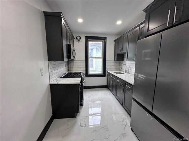 Building Photo - 4224 Edson Ave