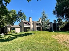 Building Photo - 1672 E Marvin Gdns Ln