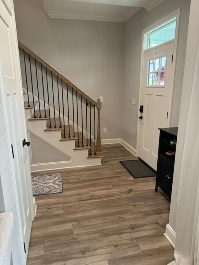 Foto del edificio - Knoxville 37920 - **COMING AVAILABLE August 1st** Beautiful single family home located in South K...