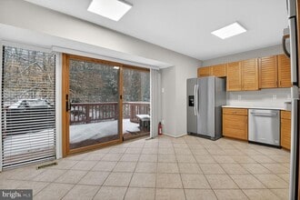 Building Photo - 10949 Whiterim Dr