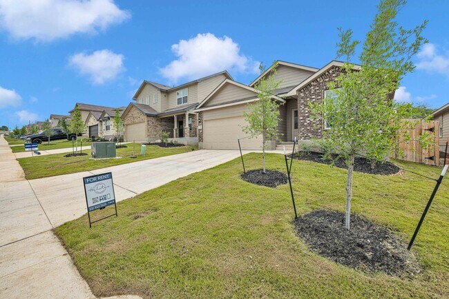 Foto del edificio - Beautiful 3 Bedroom/2 Bathroom Single Stor...