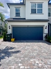 Building Photo - 6125 Planta LN