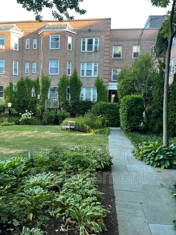 Foto principal - 70 Strawberry Hill Ave