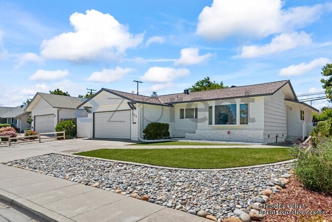 Building Photo - 686 Pomeroy Ave