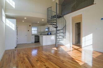 Building Photo - 40 Cedar Swamp Rd