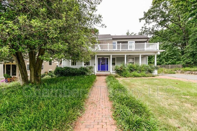 Foto del edificio - 2244 N Upton St
