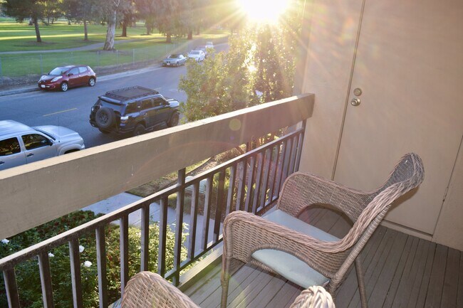 Foto del edificio - 24525 Trevino Dr