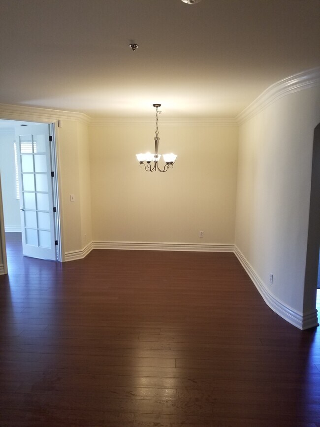 Foto del edificio - 12745 Moorpark St