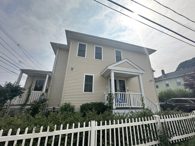 Building Photo - 62 Antwerp St
