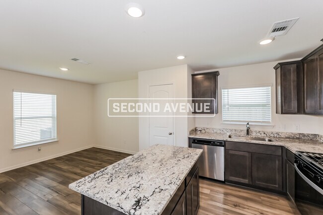 Building Photo - 9612 Sierra Grande DR